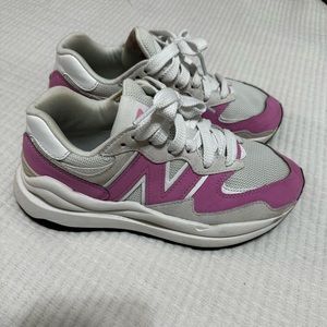 New balance 57 40 / size 7 / pink/grey/white